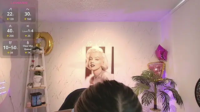 Snapshot of SALOOMEE__ chatting on 09.17.25 SALOOMEE online show from 09.17.25