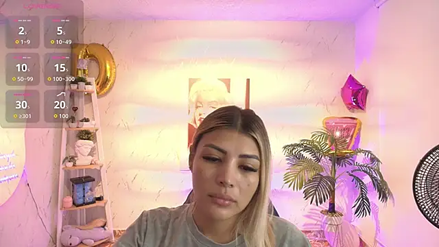 Snapshot of SALOOMEE__ chatting on 10.02.25 SALOOMEE online show from 10.02.25