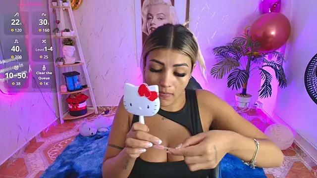 Snapshot of SALOOMEE__ chatting on 10.11.25 SALOOMEE online show from 10.11.25