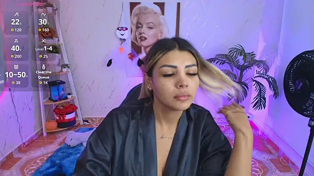 Snapshot of SALOOMEE__ chatting on 11.07.25 SALOOMEE online show from 11.07.25