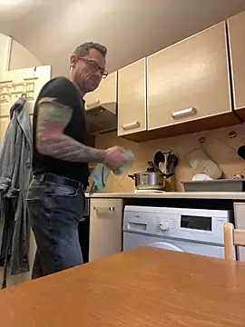 Snapshot of Yourhotboy_42 chatting on 02.07.25 Yourhotboy 42 online show from 02.07.25