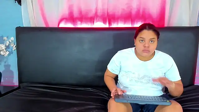 brunnette hot online show from 02.27.25