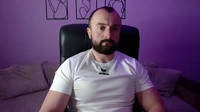 brindlefly6969 online show from 04.10.26