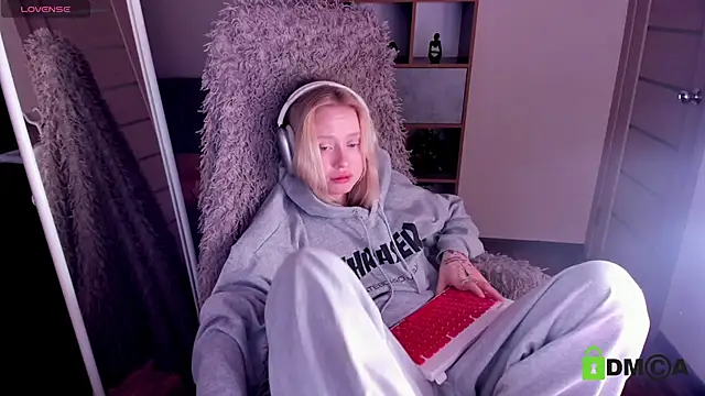 MalenaErnman online show from 01.26.25