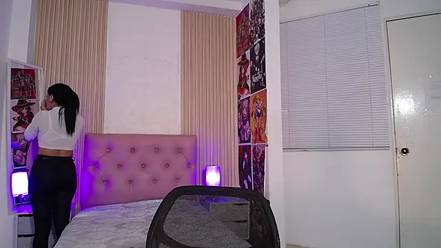 Snapshot of isabella_smith_ chatting on 11.07.25 isabella smith online show from 11.07.25