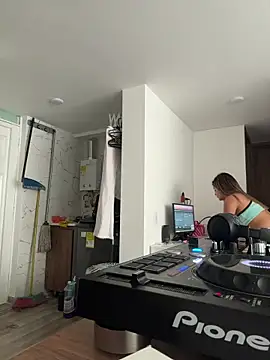 Snapshot of pamell_col chatting on 10.26.25 pamell col online show from 10.26.25