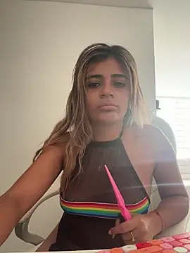 Snapshot of pamell_col chatting on 10.30.25 pamell col online show from 10.30.25