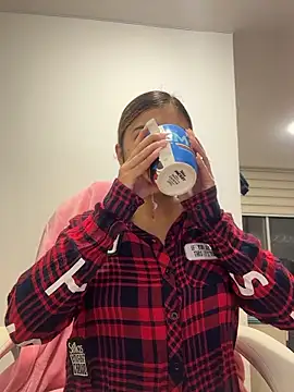 Snapshot of pamell_col chatting on 01.11.26 pamell col online show from 01.11.26