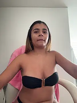 Snapshot of pamell_col chatting on 02.26.26 pamell col online show from 02.26.26