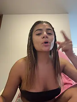 Snapshot of pamell_col chatting on 03.08.26 pamell col online show from 03.08.26