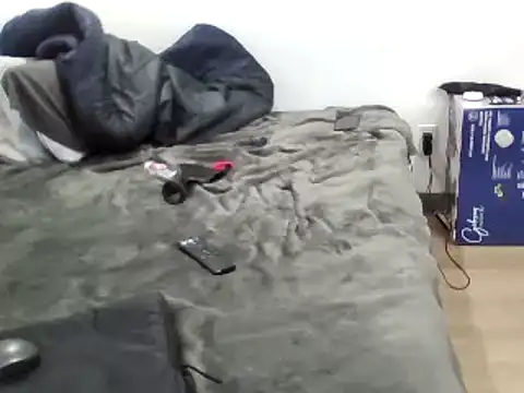 Snapshot of Iliketocooksquirt25 chatting on 02.15.25 Iliketocooksquirt25 online show from 02.15.25