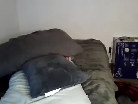 Snapshot of Iliketocooksquirt25 chatting on 02.18.25 Iliketocooksquirt25 online show from 02.18.25