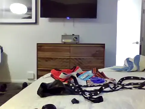 Snapshot of Iliketocooksquirt25 chatting on 02.26.25 Iliketocooksquirt25 online show from 02.26.25