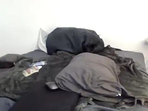 Snapshot of Iliketocooksquirt25 chatting on 03.06.25 Iliketocooksquirt25 online show from 03.06.25