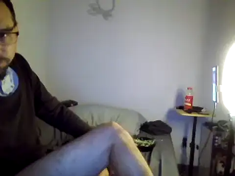 Snapshot of Iliketocooksquirt25 chatting on 03.07.25 Iliketocooksquirt25 online show from 03.07.25