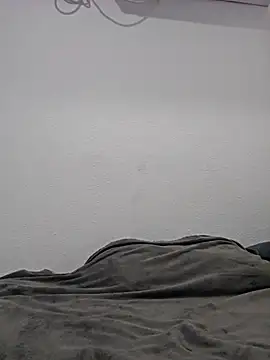 Snapshot of Iliketocooksquirt25 chatting on 09.09.25 Iliketocooksquirt25 online show from 09.09.25