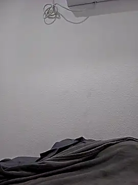 Snapshot of Iliketocooksquirt25 chatting on 09.18.25 Iliketocooksquirt25 online show from 09.18.25