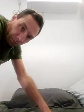 Snapshot of Iliketocooksquirt25 chatting on 09.26.25 Iliketocooksquirt25 online show from 09.26.25