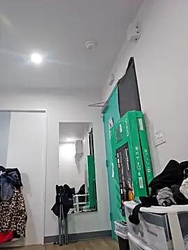 Snapshot of Iliketocooksquirt25 chatting on 09.28.25 Iliketocooksquirt25 online show from 09.28.25