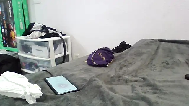 Snapshot of Iliketocooksquirt25 chatting on 10.04.25 Iliketocooksquirt25 online show from 10.04.25