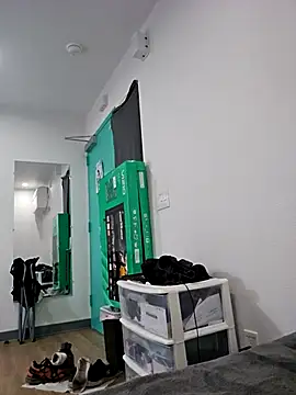 Snapshot of Iliketocooksquirt25 chatting on 10.05.25 Iliketocooksquirt25 online show from 10.05.25