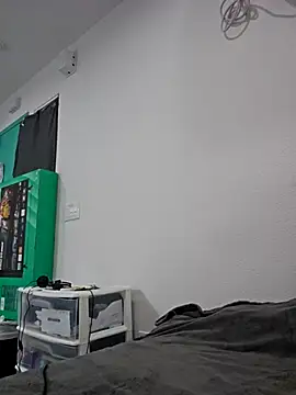 Snapshot of Iliketocooksquirt25 chatting on 10.25.25 Iliketocooksquirt25 online show from 10.25.25