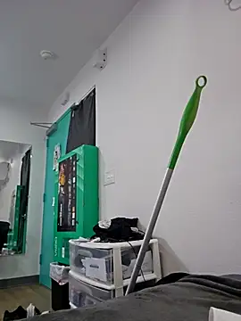 Snapshot of Iliketocooksquirt25 chatting on 10.26.25 Iliketocooksquirt25 online show from 10.26.25