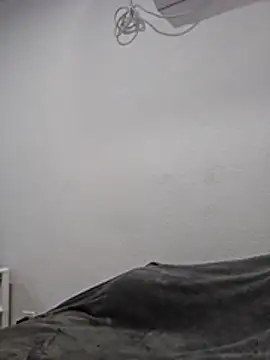 Snapshot of Iliketocooksquirt25 chatting on 11.05.25 Iliketocooksquirt25 online show from 11.05.25