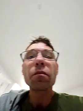 Snapshot of Iliketocooksquirt25 chatting on 11.14.25 Iliketocooksquirt25 online show from 11.14.25