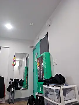 Snapshot of Iliketocooksquirt25 chatting on 11.24.25 Iliketocooksquirt25 online show from 11.24.25