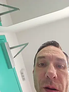 Snapshot of Iliketocooksquirt25 chatting on 11.26.25 Iliketocooksquirt25 online show from 11.26.25