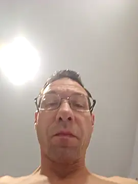 Snapshot of Iliketocooksquirt25 chatting on 11.28.25 Iliketocooksquirt25 online show from 11.28.25