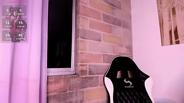 Im Scarlet online show from 10.22.25