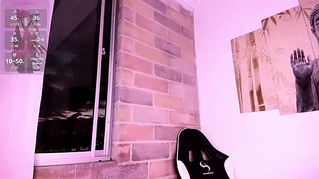 Im Scarlet online show from 10.25.25