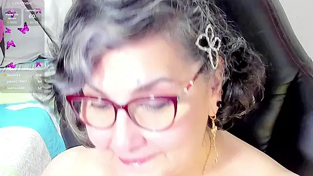 Snapshot of cataleya_mom chatting on 09.28.25 cataleya mom online show from 09.28.25