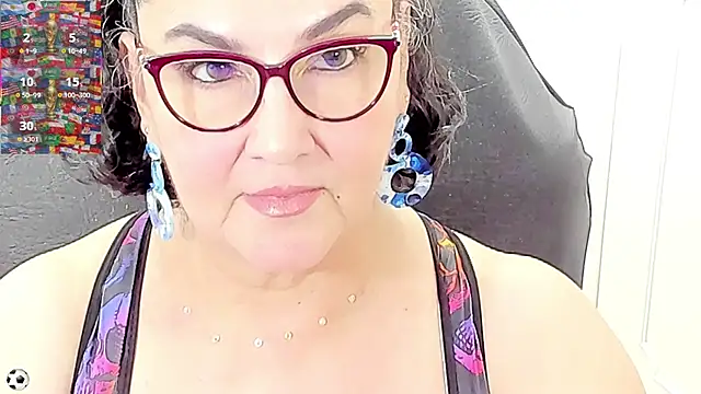 Snapshot of cataleya_mom chatting on 06.26.26 cataleya mom online show from 06.26.26