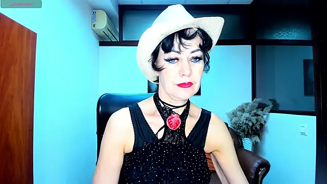 Snapshot of Silvia_Wallec chatting on 01.26.25 Silvia Wallec online show from 01.26.25