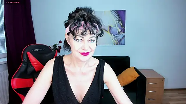 Snapshot of Silvia_Wallec chatting on 05.02.26 Silvia Wallec online show from 05.02.26