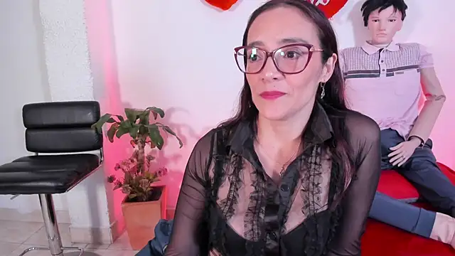 Snapshot of Jessica_Herrera_ chatting on 11.07.25 Jessica Herrera online show from 11.07.25