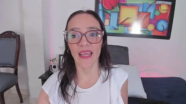 Snapshot of Jessica_Herrera_ chatting on 11.20.25 Jessica Herrera online show from 11.20.25