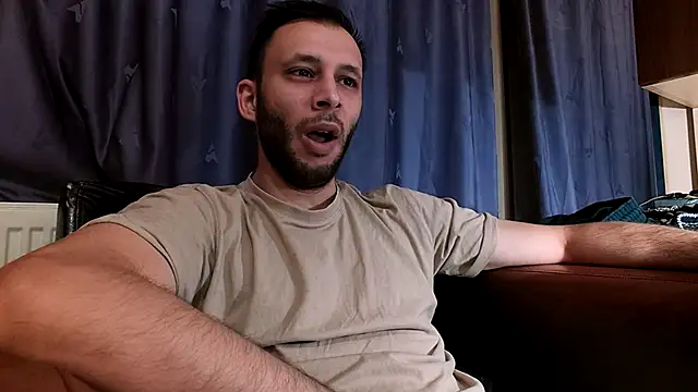 Snapshot of henryaxe chatting on 12.05.24 henryaxe online show from 12.05.24