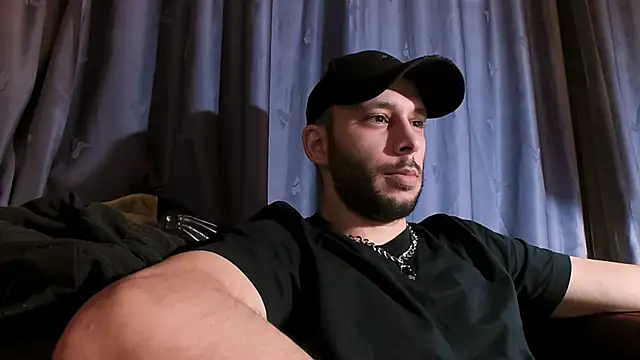 Snapshot of henryaxe chatting on 12.10.24 henryaxe online show from 12.10.24