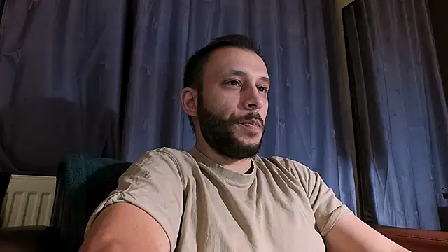 Snapshot of henryaxe chatting on 12.19.24 henryaxe online show from 12.19.24