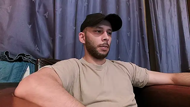 Snapshot of henryaxe chatting on 12.26.24 henryaxe online show from 12.26.24