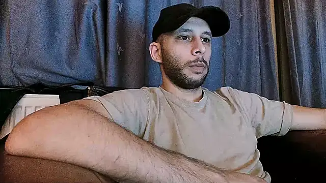 Snapshot of henryaxe chatting on 12.27.24 henryaxe online show from 12.27.24