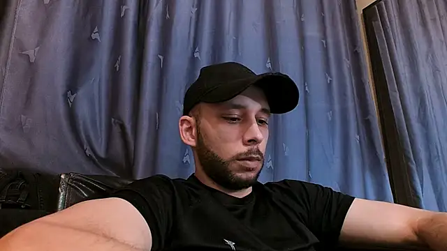 Snapshot of henryaxe chatting on 12.29.24 henryaxe online show from 12.29.24