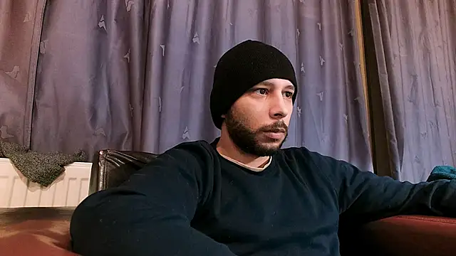 Snapshot of henryaxe chatting on 01.06.25 henryaxe online show from 01.06.25