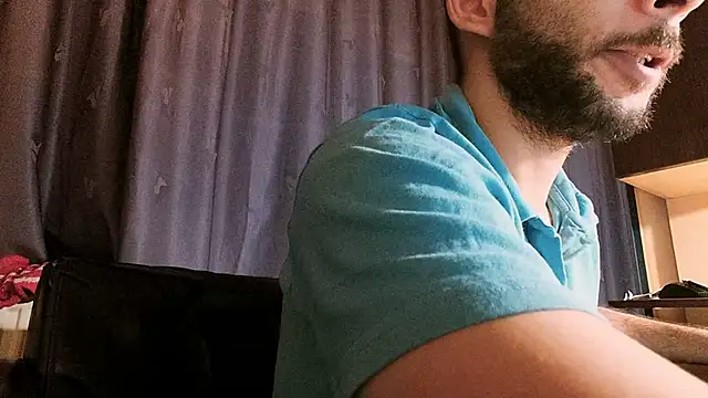 Snapshot of henryaxe chatting on 01.08.25 henryaxe online show from 01.08.25