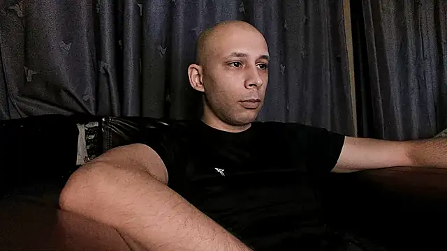 Snapshot of henryaxe chatting on 01.12.25 henryaxe online show from 01.12.25