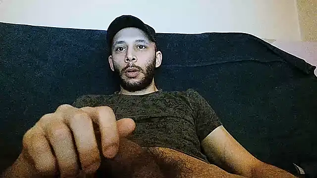 Snapshot of henryaxe chatting on 02.06.25 henryaxe online show from 02.06.25